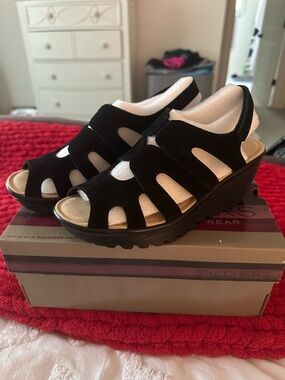 Skechers Premium Wedge Sandals - NEVER WORN!